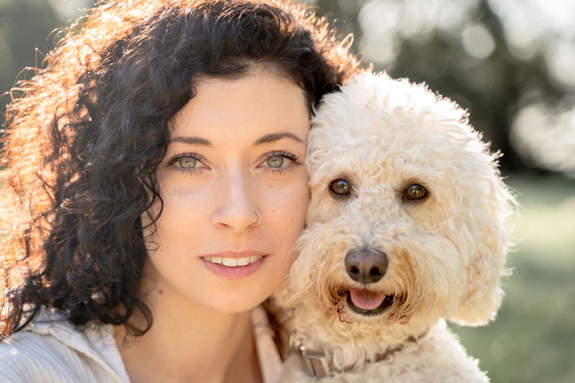 Theresa und Therapiehund Bali